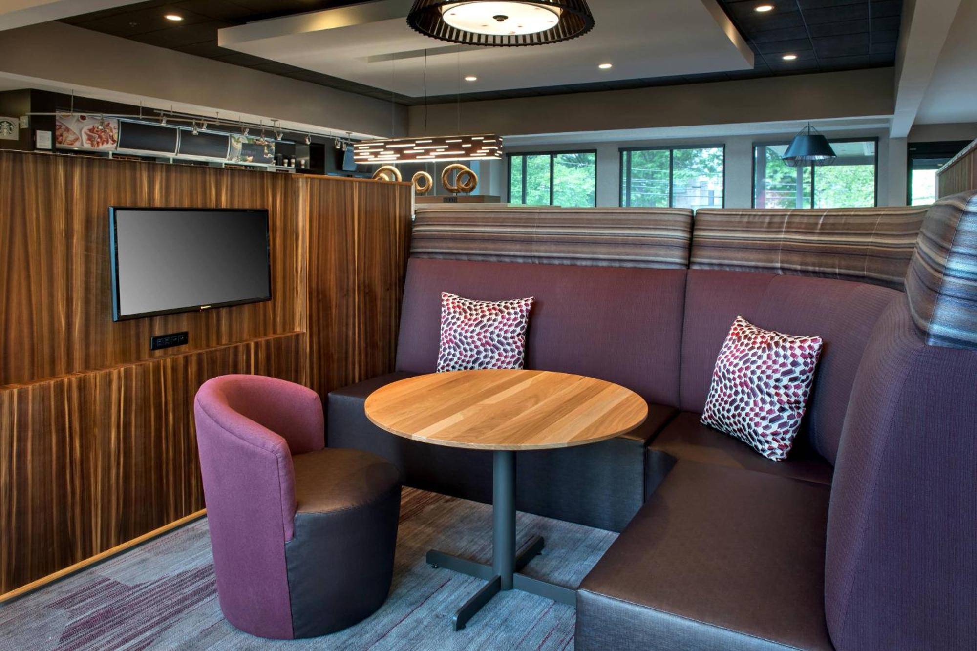 Hotel Courtyard By Marriott Lincroft Red Bank Exterior foto